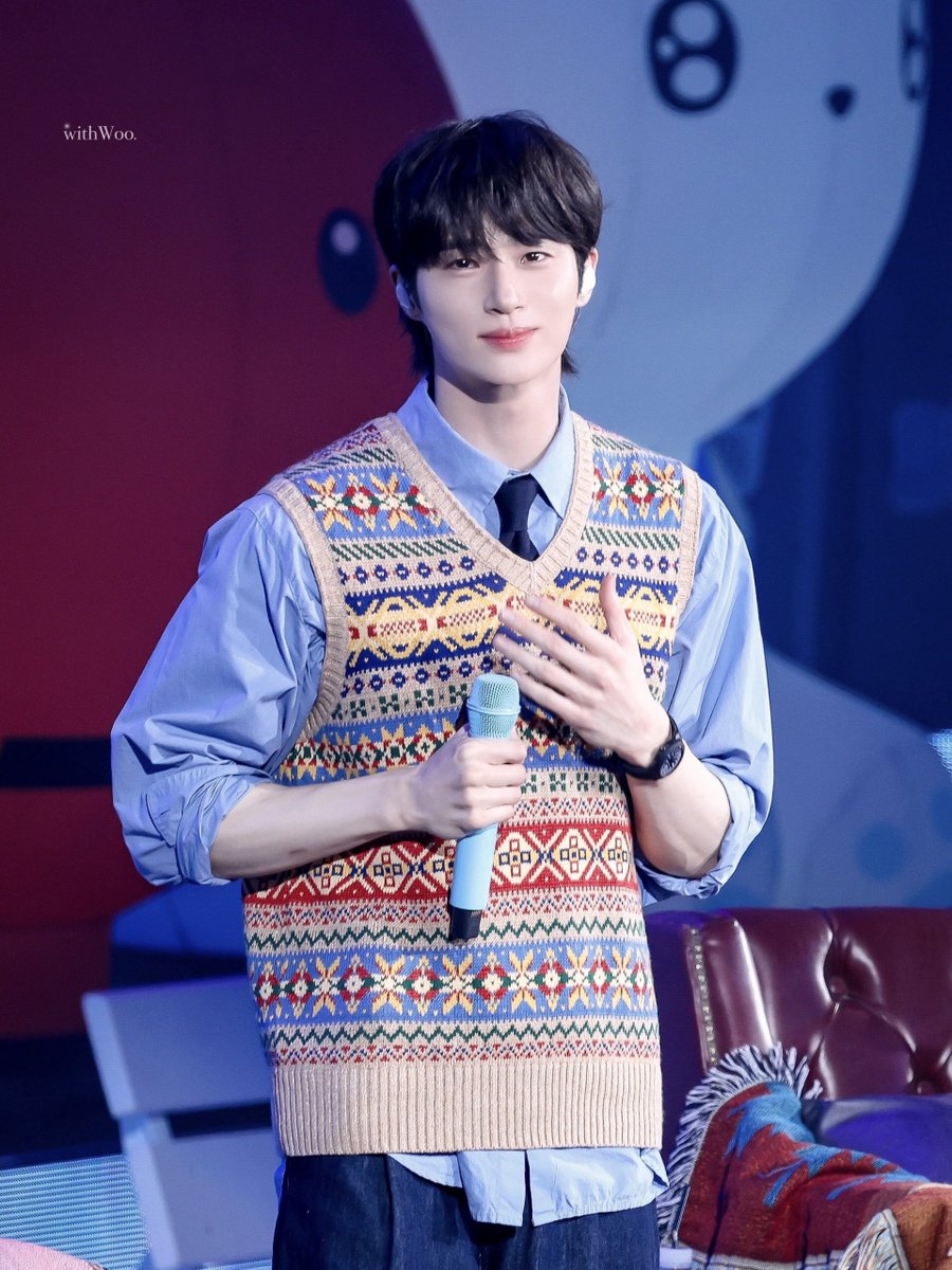 _withwooS2's tweet photo. 260705 HQ

#변우석 #ByeonWooSeok https://t.co/ThqnqrELxU