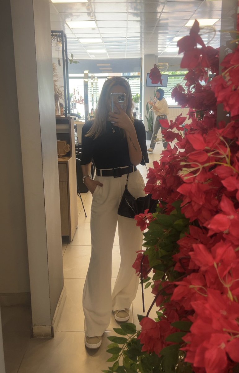 iremyldrmw's tweet photo. Günaydıııı 🖤 https://t.co/MMsD6LTVXZ