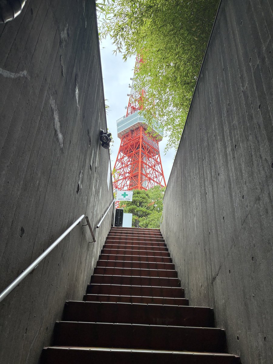 uklondonw1bcg's tweet photo. #聖地巡礼
#GENIC
#JO3
#JOE_0228__
#西澤呈
めっちゃ並んだw https://t.co/rh0tf214kI