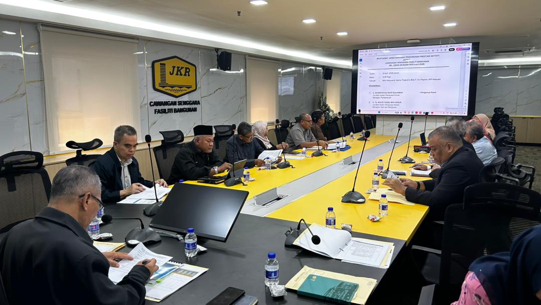 csfbjkr's tweet photo. 7/7/2026 - Mesy. Jawatankuasa APMC, Pelan Strategik & ERM CSFB Bil. 3/2026 bg Sukuan 2 Tahun 2026 di Bilik Mesy. Aras 2, Blok F, IP JKR yg dipengerusikan oleh Yg. Mnjalankan Tugas Pengarah @csfbjkr, YBrs.@FadzilahJkr & dihadiri wakil Ketua Bahagian
#DeliveryIsOurPriority
#IamJKR https://t.co/YrkZqPaXYh