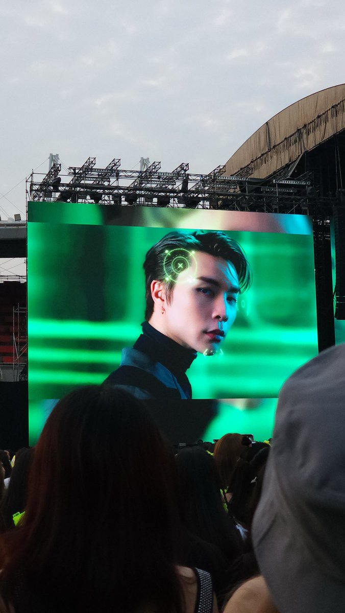 mlydwt's tweet photo. วิว 2500                กับ              วิว 6500 https://t.co/CoiTZeTy59