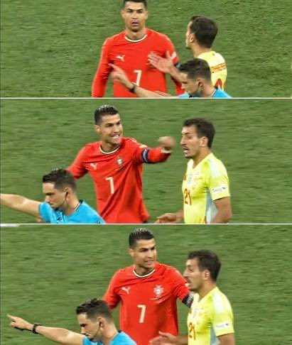 LaloSyntek's tweet photo. @lilibianchii @YihiRM Mismos equipos, mismo tipo de celebracion pero aqui lo hace ronaldo.. y aqui no pasara ni paso nada
Ahora vuelves a pon otra mermada https://t.co/2siHeFqoWe