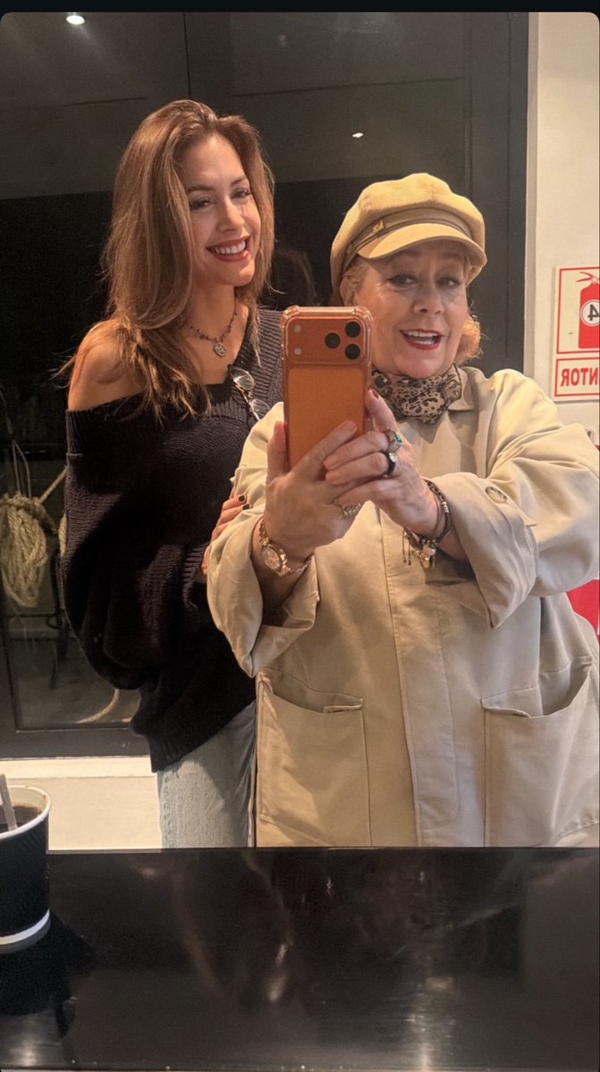kcamy_ok's tweet photo. Que lindo es verlas disfrutar juntas 💖 🎬🥰 @mmilettfigueroa  🫰🏻✨🥰❤️‍🔥 https://t.co/qBW08x7Ugo