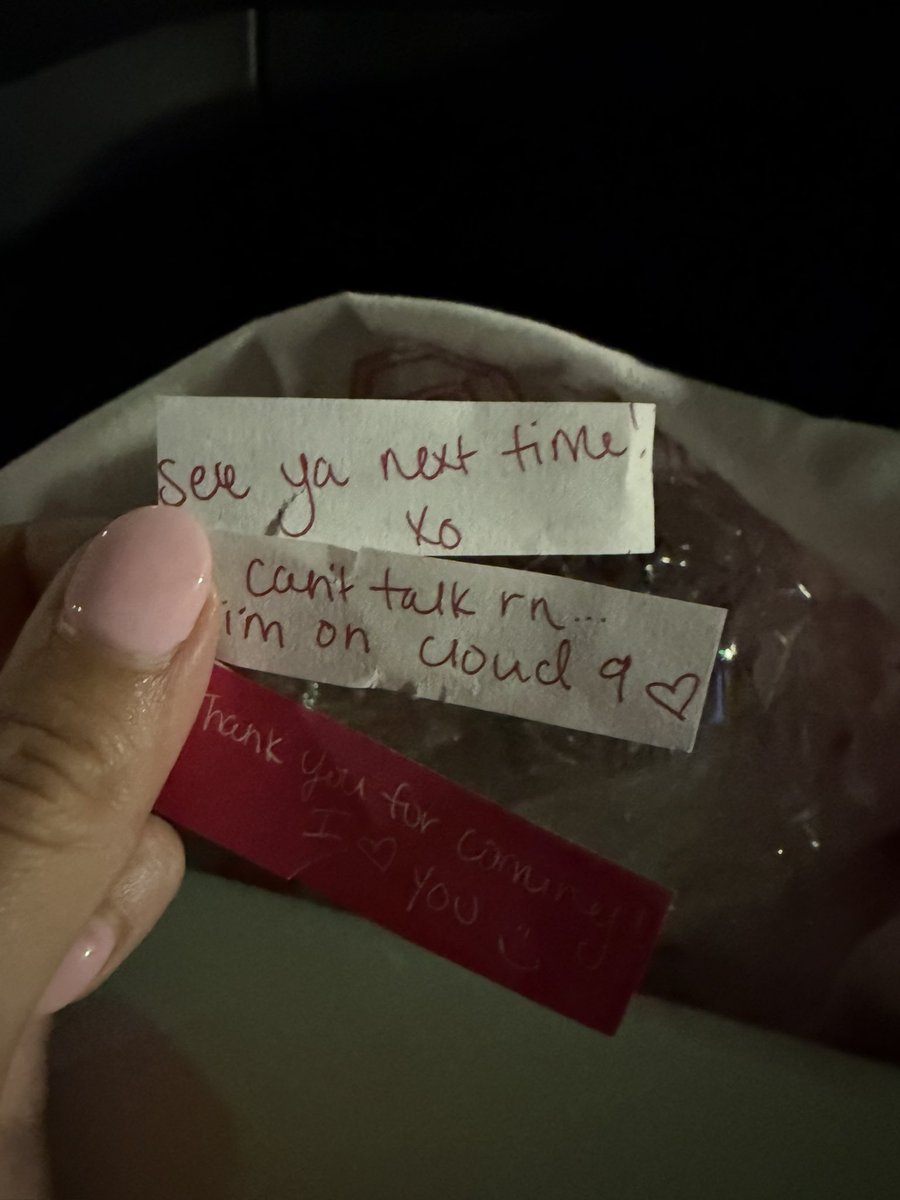 jennaadrake's tweet photo. hiiii new confetti :,) https://t.co/OSxFb5w92k