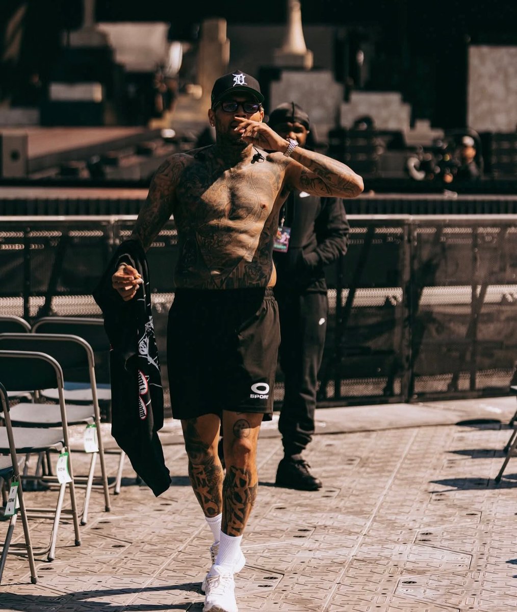 ClockNBreezyTV's tweet photo. Chris Brown BTS📸 https://t.co/H2OmVbwfRZ