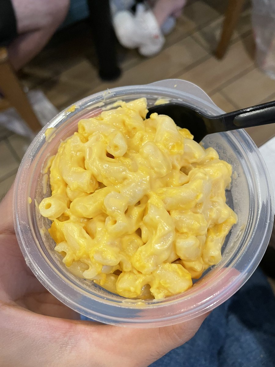 MMarco0620's tweet photo. I fucking love USA 
The Mac &amp; Cheese is the greatest food ever in my life https://t.co/KdwCiMPZaF