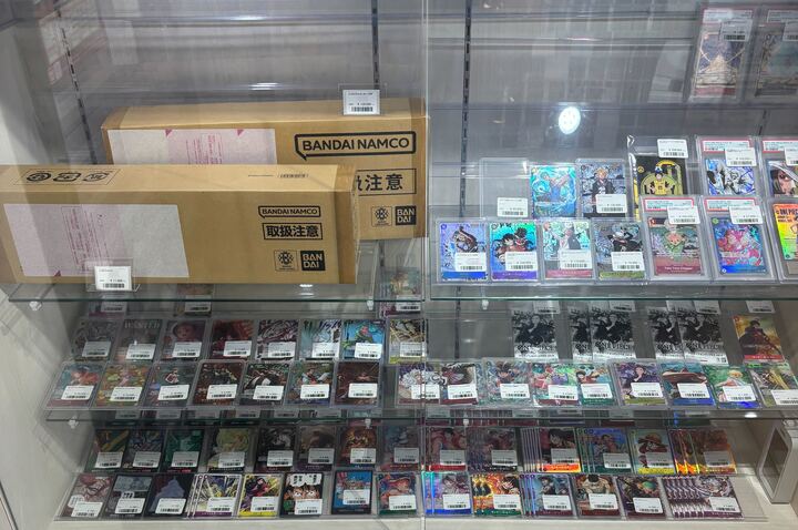 当店の高額ショーケースになります！ 気になるカードがある方は