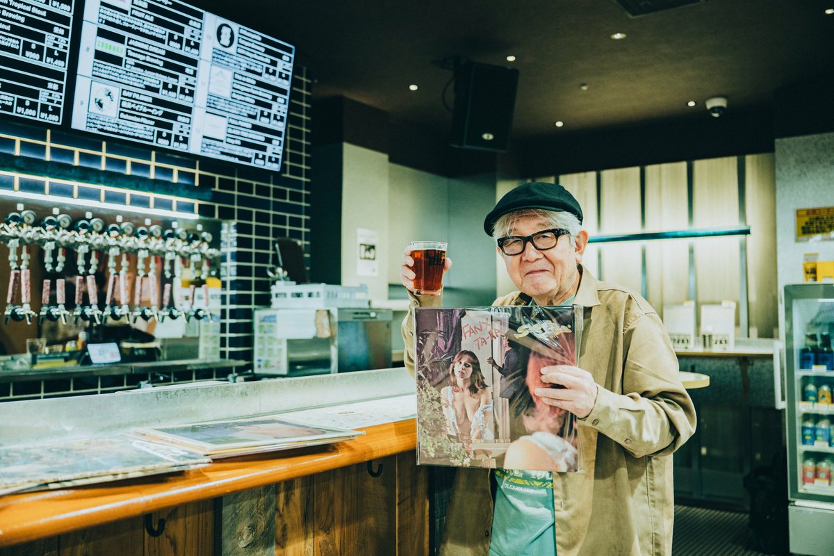 mikiki_tokyo_jp's tweet photo. 【新着記事】
冷えたビールがないなんて🍺
鈴木慶一がTOWER RECORDS BEERで呑んで語る!
お酒と音楽の関係、バーの重要性、ビールのつまみになるレコードなど
デビュー50周年のムーンライダーズがリリースする新作『e.d morrison』の最新情報も

記事はこちら👉https://t.co/FR1O8Uozbs

@keiichi_suzuki @moonriders_net @TRC_beerShibuya @TOWER_Shibuya @towervinyl @NipponColumbia
