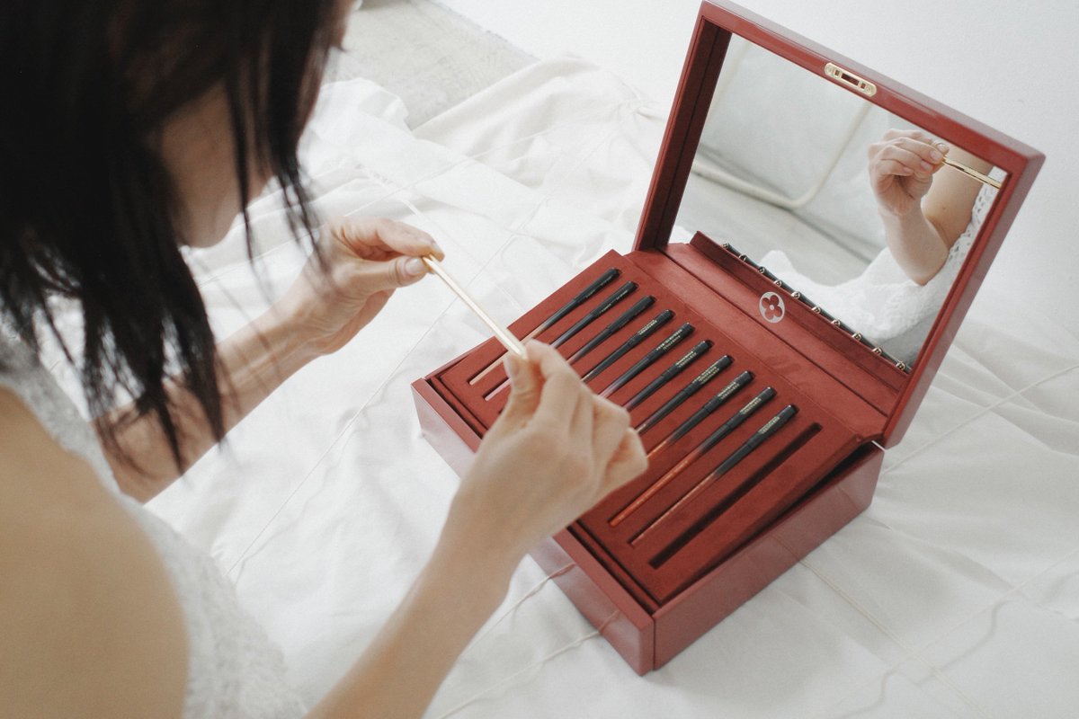 joensonee's tweet photo. A box full of happiness from Louis Vuitton, ♥︎ https://t.co/NqeCMjrVhC