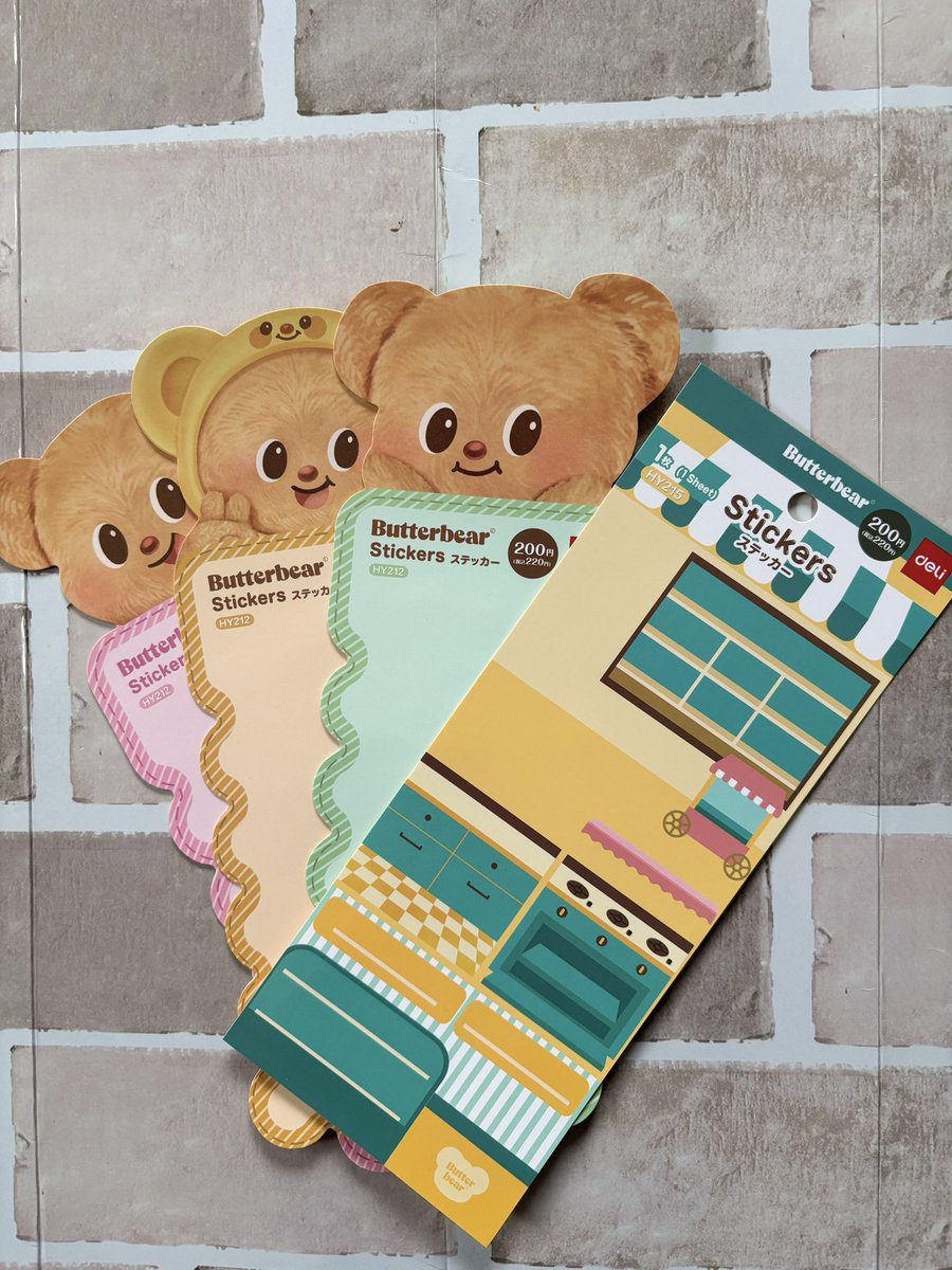 maman_chu2020's tweet photo. ステッカー4枚分をシール帳に貼ったら
バターベアちゃんワールド炸裂で
可愛いしかない🧸💕💕
#ダイソー 
#Butterbare  
#バターベア https://t.co/VbeL7tJVDW
