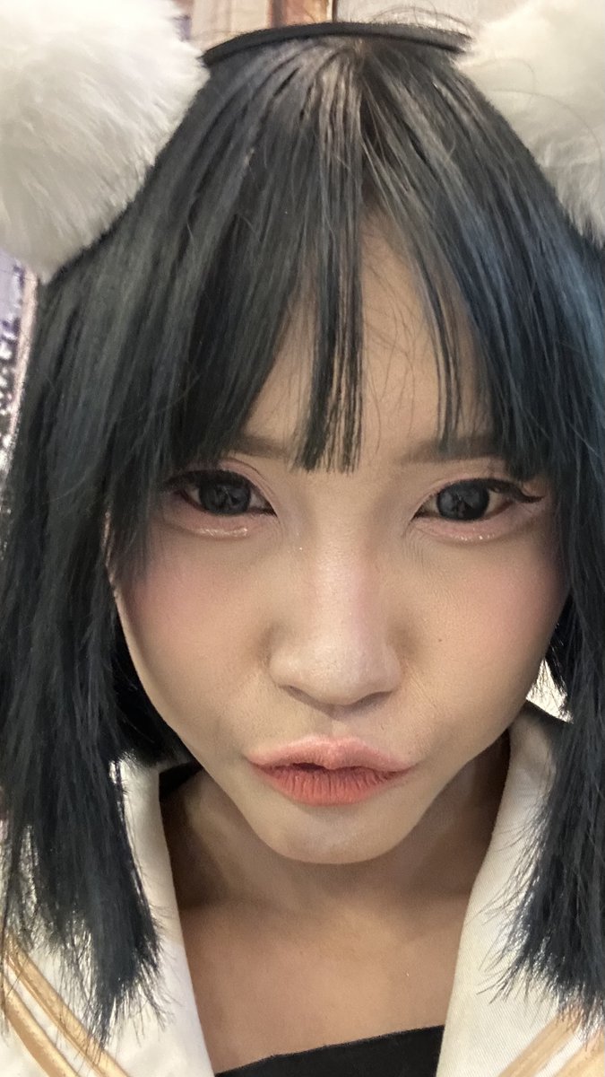 xtomymrvx's tweet photo. mungkin ini selfie pertema &amp; terakhir di hp 🥲 https://t.co/jbKLctvKDq