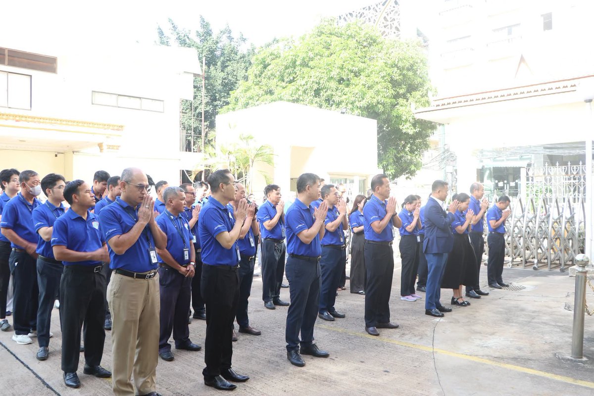 CambodiaTelecom's tweet photo. ថ្ងៃចន្ទ ៧រោច ខែបឋមាសាឍ ឆ្នាំមមី អដ្ឋស័ក ព.ស២៥៧០ ត���រូវនឹងថ្ងៃទី៦ ខែកក្កដា ឆ្នាំ២០២៦ ថ្នាក់ដឹកនាំ និងនិយោជិតនៃទ.ក. បានអញ្ជើញចូលរួមគោរពទង់ជាតិ https://t.co/5XHk6mVW5j