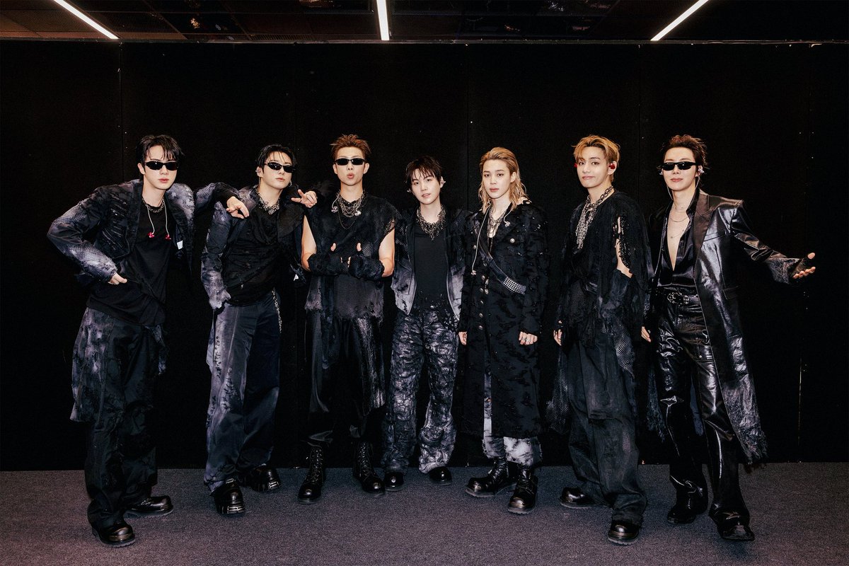 Michell04373172's tweet photo. BTS WORLDTOUR ARIRANG
LONDON
July 6 2026
#D26 https://t.co/Y3J0BuFHJ1