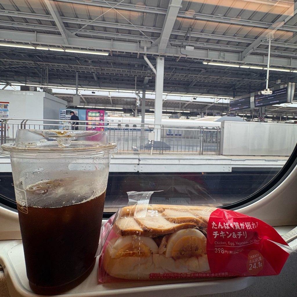 trainyubeshi's tweet photo. お昼ごはんはこれだけしんよ https://t.co/vJOFFW9fMj