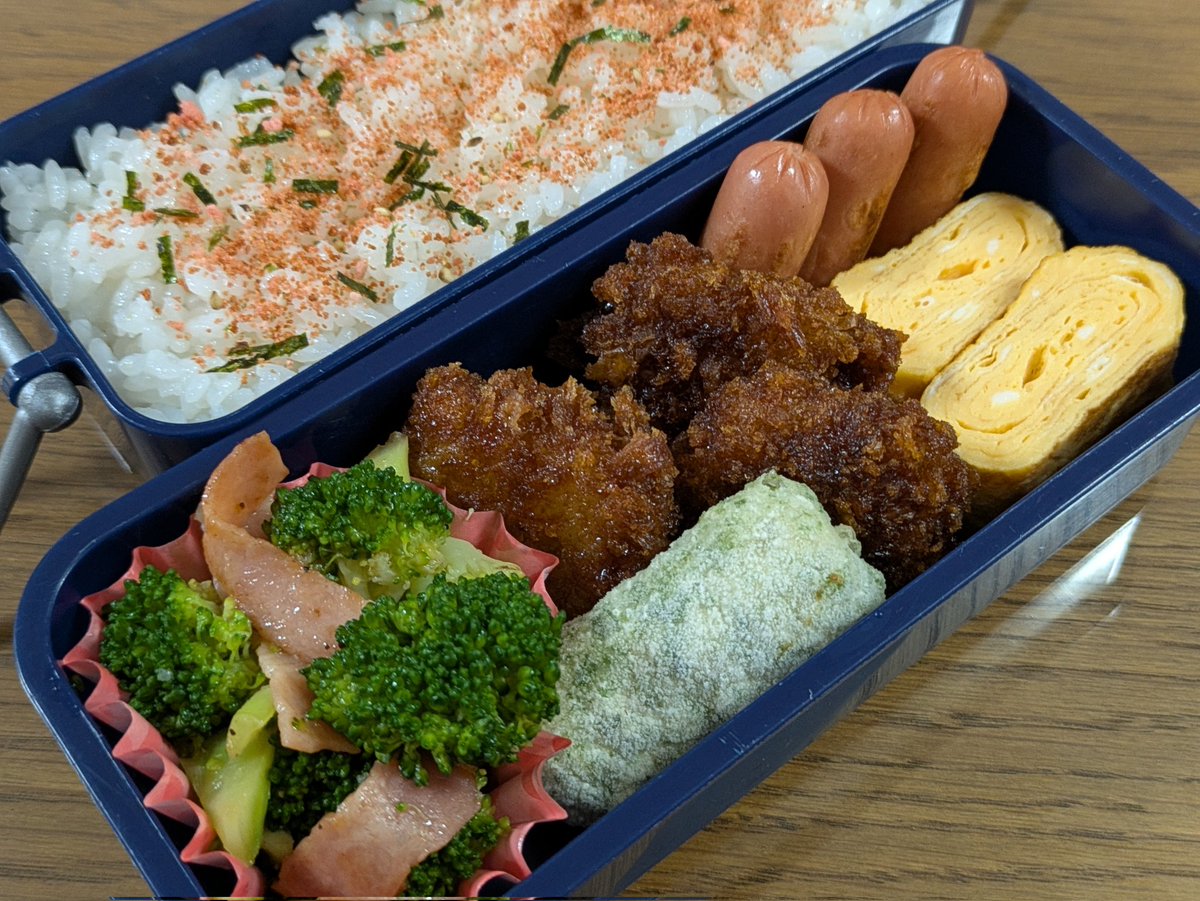 masa6473usagi's tweet photo. 慢性萎縮性胃炎の私。
最近、胃痛が続いているので、ここ5日、小麦とコーヒーを絶っています。
たくさん食べるのも痛くなるので、胃に負担の無いように食べる量も少なめにして。。。
胃腸科にも行かなければ💦

#お弁当記録 https://t.co/QbKfdppMkD