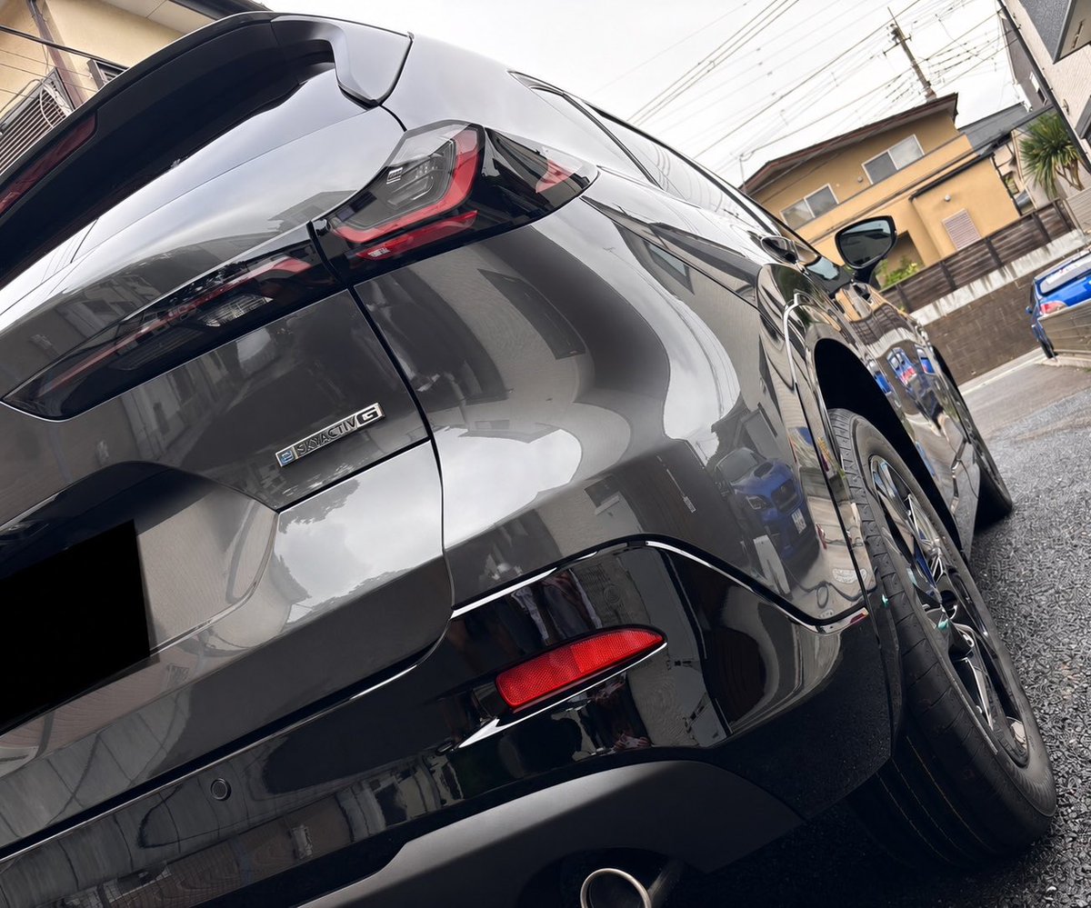 CX5KM39's tweet photo. 新型CX-5
朝6時からコーティィィング✨
ツヤツヤやーん。う、美しい。 https://t.co/R1NkfIjjJr