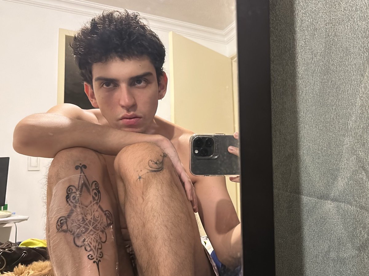 sojadap's tweet photo. new tattoo do u like https://t.co/nRllEt3IET