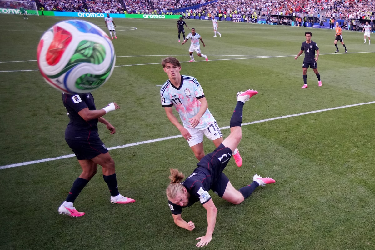 globeandmail's tweet photo. America rigs the World Cup, then bows out as a laughingstock https://t.co/g00iDXzwEv https://t.co/UcTvKNLSPb
