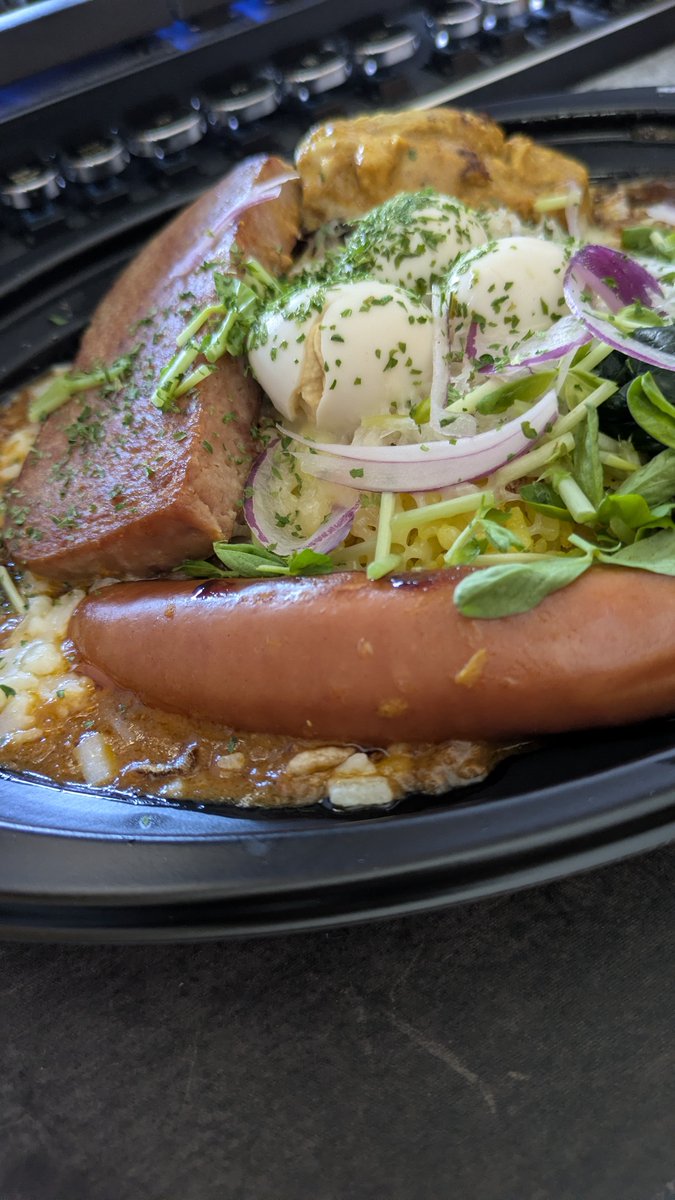 ichiro_1017's tweet photo. 本日は『カリガリおきなわ』さんへ 
『シンぜんぶのせカレー』をテイクアウト
お久しぶりのカレー

いろいろな味がしてとても美味しかった
#カリガリおきなわ https://t.co/PJ2Dfs8A0v