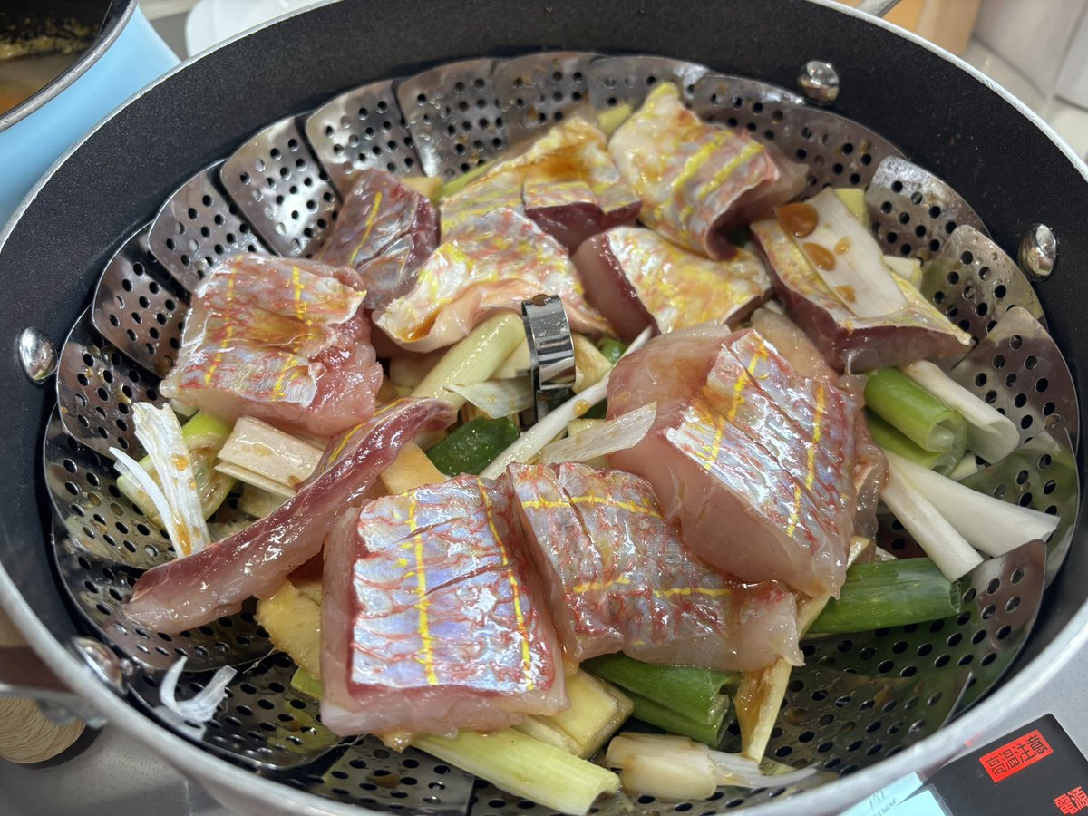 kanihey55's tweet photo. イトヨリの中華蒸し🐟
食欲が落ちた時は中華蒸し最高！

今回は創味シャンタン使って旨味マシたタレで蒸してみました https://t.co/BshOYeLq0Y