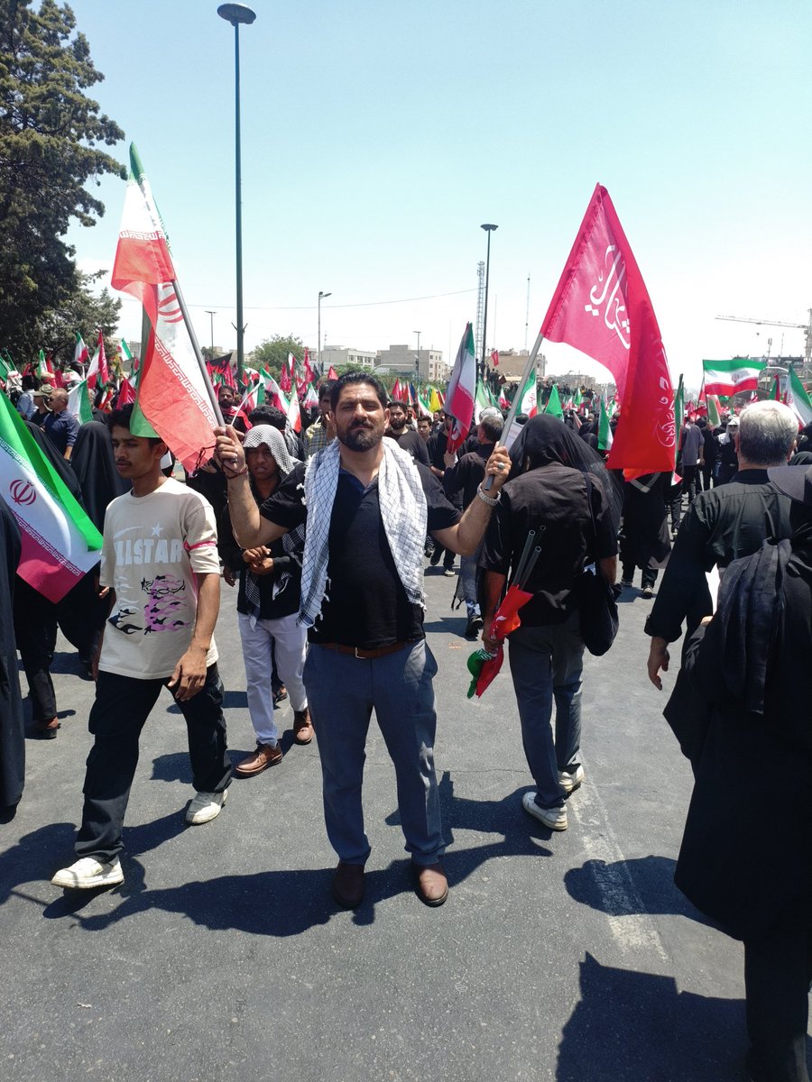 ayar_313's tweet photo. من " احمد اکبری " عهد می‌بندم در پیروی از رهبر شهیدم، با یه دست در جهت پیشرفت و سرافرازی ایران و با یه دست دیگه منتقم خون رهبرم باشم!

کوت لطفا 🙏 https://t.co/Tyvjg0rMRY