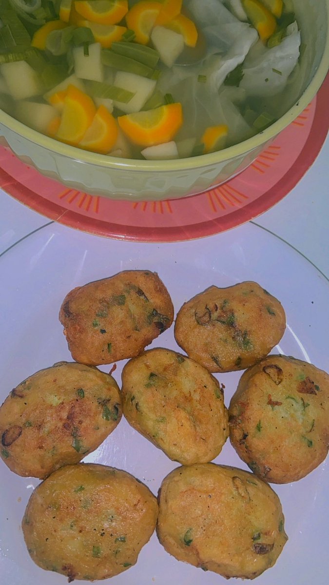 debydaily's tweet photo. Setelah berkali2 failed masak perkedel, finalnya berhasil juga bikin perkedel yg cantik🫶🏻 https://t.co/4DPjXwdHmn