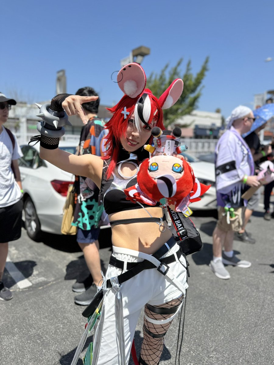 laumi073's tweet photo. Ran into @kanisalad_tried again at EN4!!!
Isn’t she the coolest rrat in town this weekend!?!?

#holoSerendipity #Telebae https://t.co/mURYFTAcDB