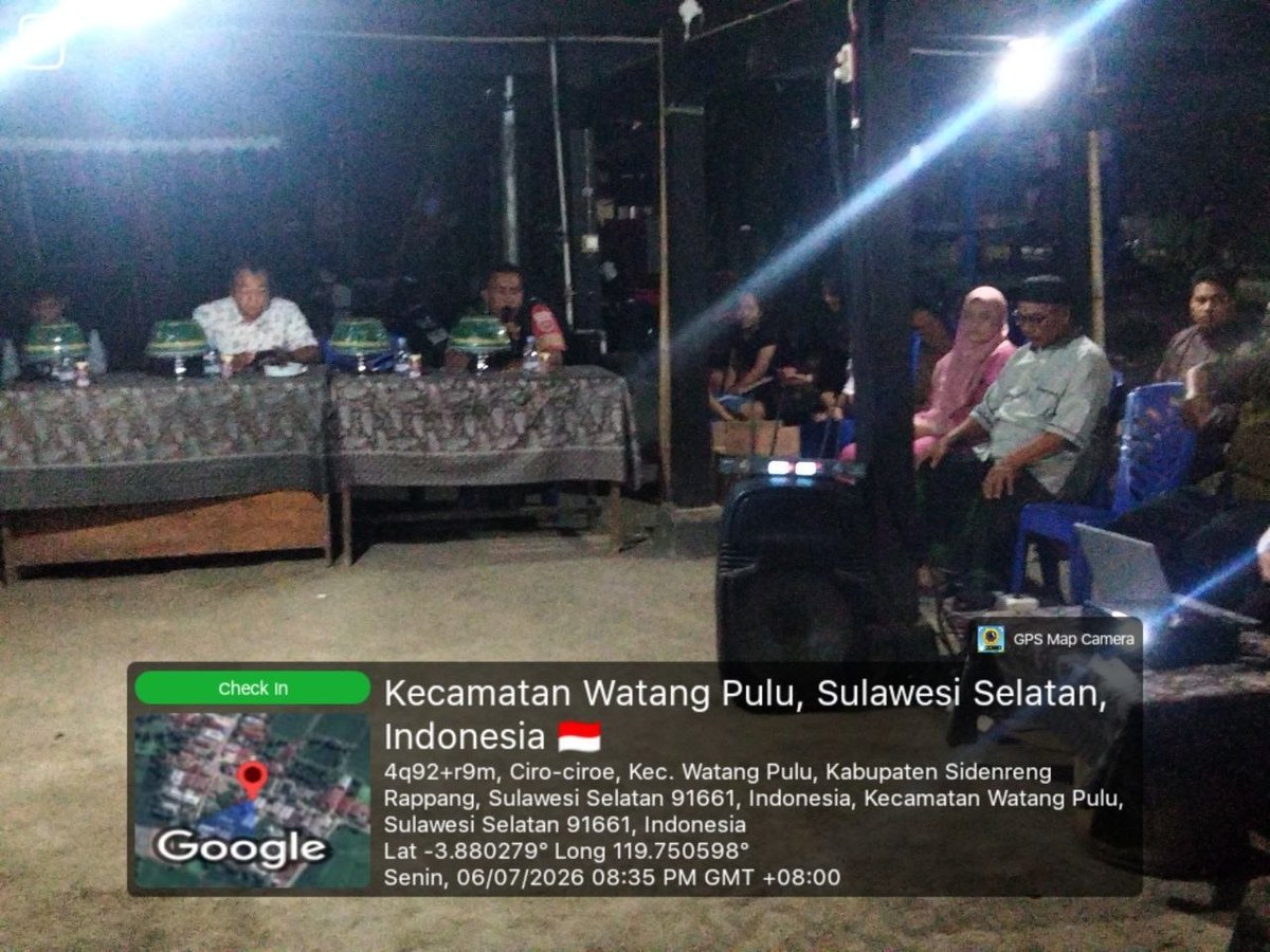 1420_sidrap's tweet photo. Babinsa Desa Cirociroe, Pelda Andi Akbar, mnghadiri seminar program kerja Kuliah Kerja Nyata Angkatan VIII Universitas Muhammadiyah Sidenreng Rappang dengan tema "Digitalisasi Tata Kelola dan Kemandirian Ekonomi Berbasis Agropreneur Menuju Desa yg Inovatif, Senin malam 06/07/2026 https://t.co/oDqO69FQW8