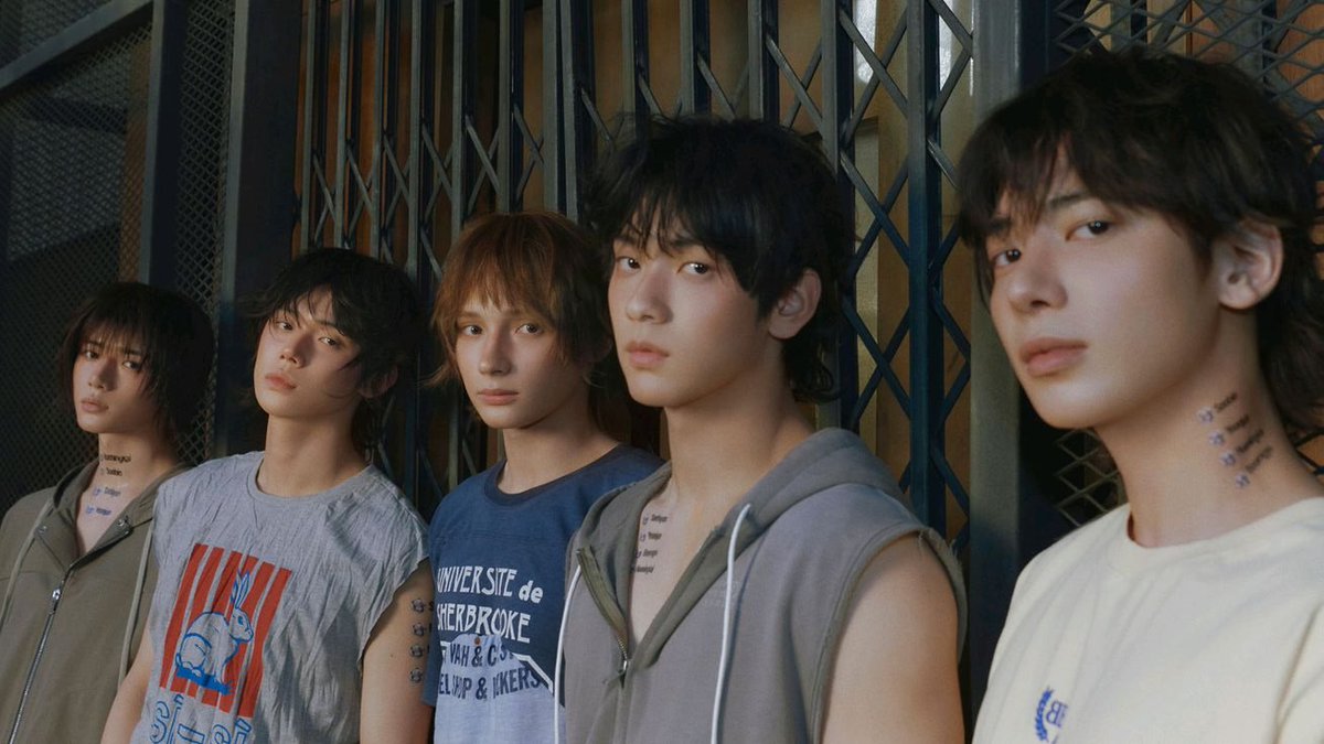 HYBE_Chart's tweet photo. HYBE groups with the most Albums charting on the Billboard 200 !

1. @bts_bighit : 17 Albums
2. @TXT_bighit : 13 Albums
3. @ENHYPEN : 9 Albums
4. @pledis_17 : 9 Albums
5. @BOYNEXTDOOR_KOZ : 6 Albums
6. @le_sserafim : 6 Albums
7. @ILLIT_official : 4 Albums
8. @cortis_bighit : 2 Albums
9. @katseyeworld : 2 Albums