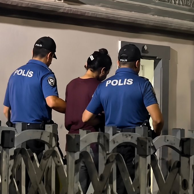 İzmir'de Japon Twitch Yayıncısının Parasını Alan Satıcı Gözaltına Alındı