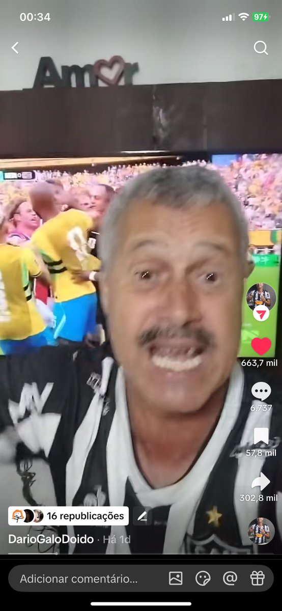 atlztico's tweet photo. MEU DEUSS MEU MOOT DARIO GALO DOIDO FUROU A BOLHA TO CHORANDO ELE MERECE 👏ELE MERECE👏 https://t.co/eU4xA2sOwB