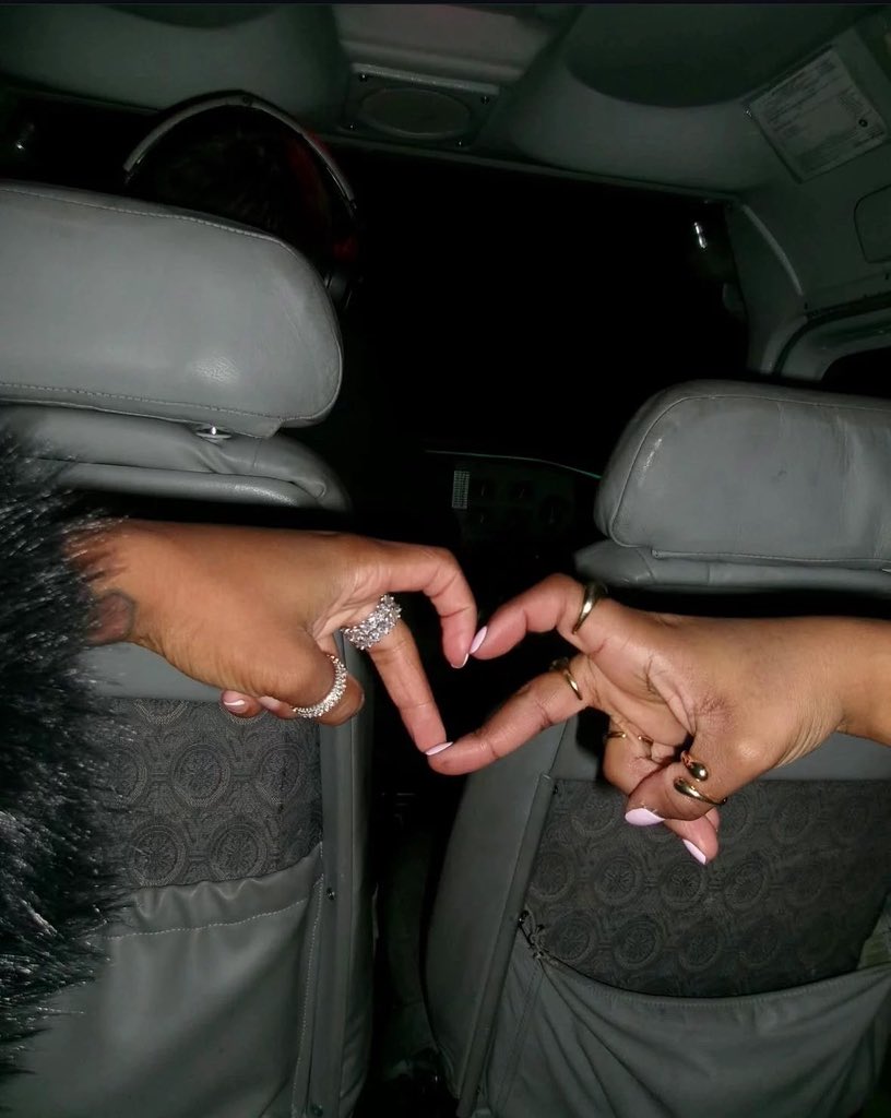 parasocialfntsy's tweet photo. Me and my Princess Bestie after draining men’s pockets 🖤
#paypigs
#paypigsneeded
#Goddess
#PrincessVesper
#Findomme
#findom
#FemDomme
#MommyVesper
#sendmoneynow https://t.co/PpqjGbjZG0