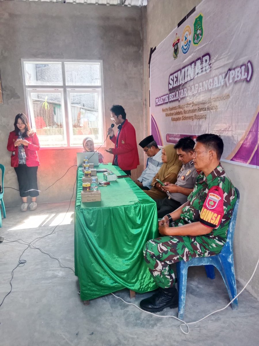 1420_sidrap's tweet photo. Babinsa Kelurahan Lalebata, Kopka Daniel Rerung, menghadiri Seminar Awal Praktik Belajar Lapangan (PBL) I Posko Kelurahan Lalebata Fakultas Kesehatan Masyarakat Universitas Hasanuddin (UNHAS) yang berlangsung di Aula Kantor Kelurahan Lalebata, Selasa (07/07/2026) https://t.co/0ro8Oms61a