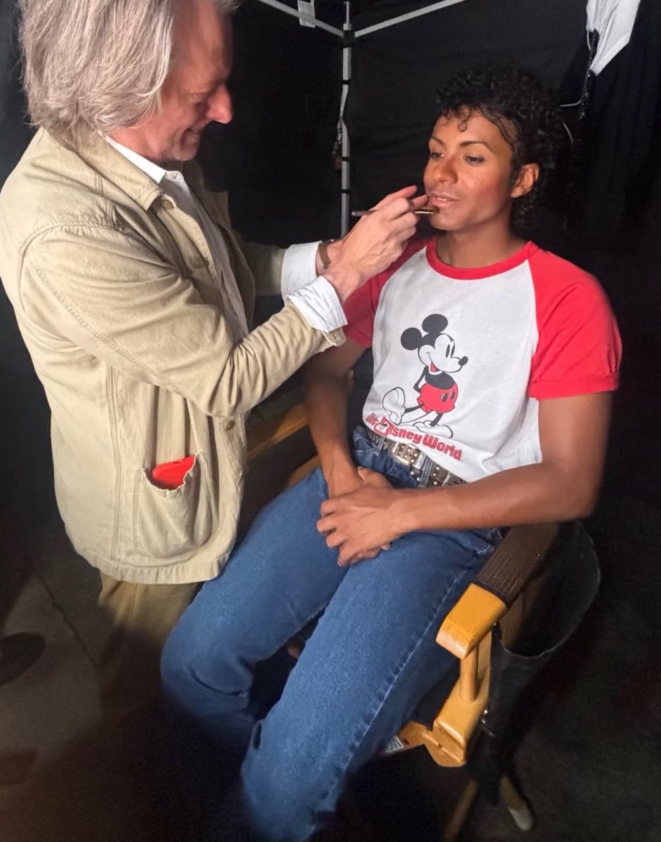 iamveronica777's tweet photo. RELEASE THE DIRECTOR’S CUT NOW https://t.co/87gT5XfnZl