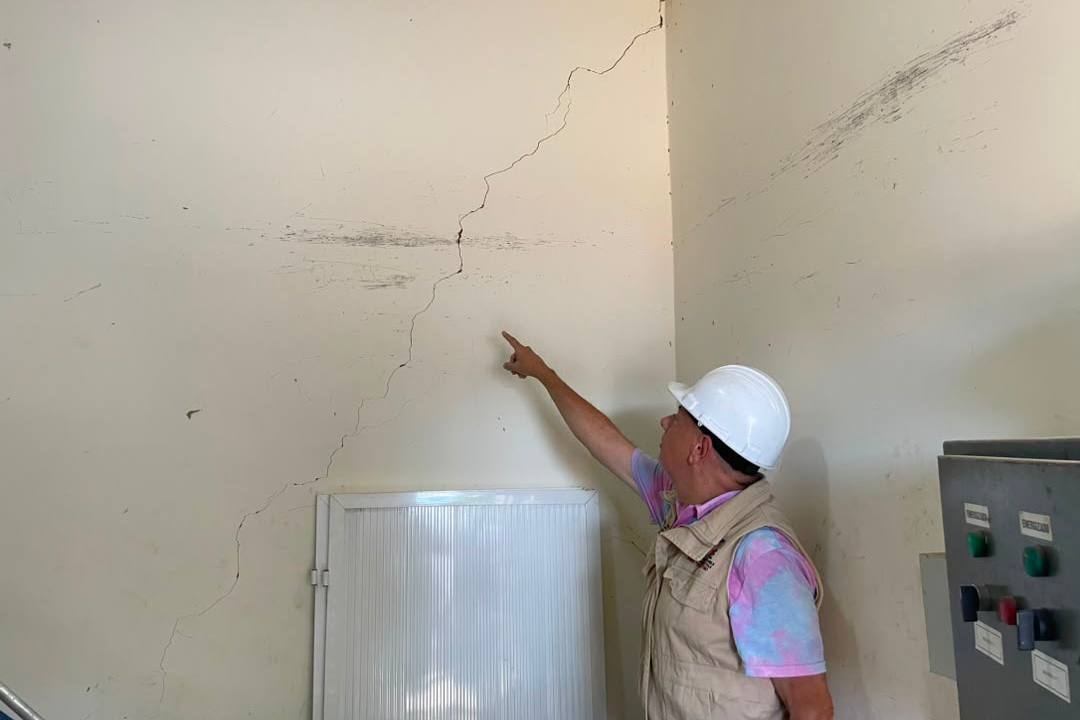 WillianGil's tweet photo. Nuestros equipos de la Fundación de Edificaciones y Dotaciones Educativas continúan desplegados inspeccionando las instituciones educativas para constatar que están en condiciones estructurales óptimas para continuar con las actividades académicas. https://t.co/jCoozBBmKJ