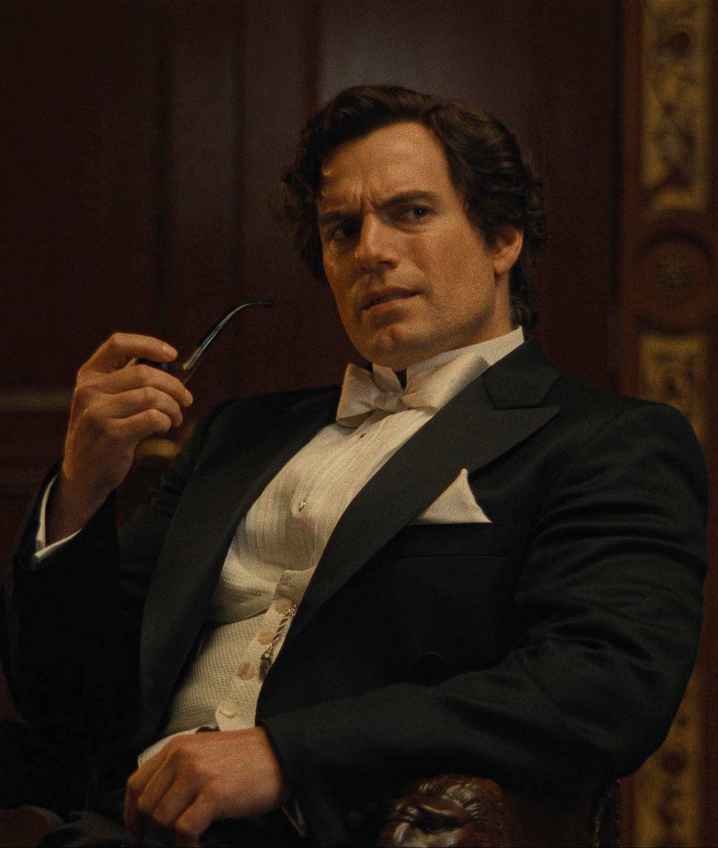 menarchivee's tweet photo. Henry Cavill in "Enola Holmes 3" https://t.co/sHBjXrW5KR