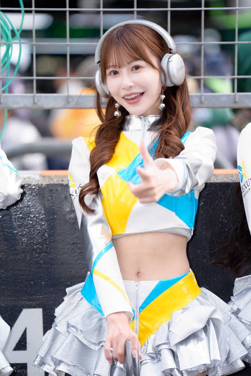 708RQ's tweet photo. スマホが一年前だよーって出した写真
1枚目　昨年のGTWCA富士
あれ？ななみんが下がって知らない子が出てきた…かわいいな
2枚目　矢沢さんの動画でに出演してから必ず撮ると決めてた茂木

3枚目　S耐最終戦で初めて話して、良い子だから行こうと決めた撮影会

4枚目　今では推しになっている
不思議 https://t.co/o1KnrmXUAf