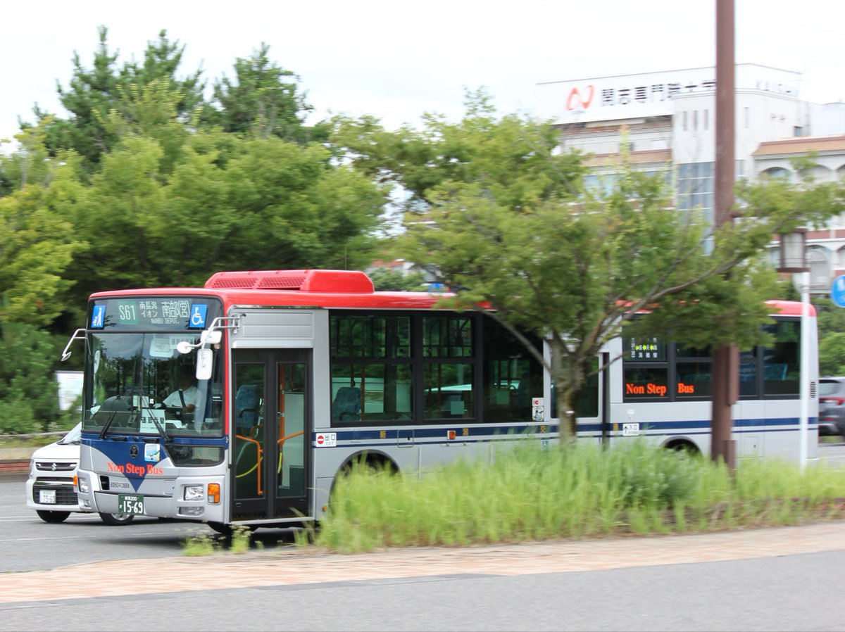 ME50GEB2's tweet photo. @trncyTjGA338139 情報ありがとうございます！
知りませんでした🙇
代車は何度か目撃していましたが全て新車系なので、まもなく実証も終盤、バスマニを喜ばすトリは最古バスでお願いしたいところですが😅
私は4台全て長潟線で見ましたが2号車が専属でしたか､､､ありがとうございます😊 https://t.co/79T69WceX5