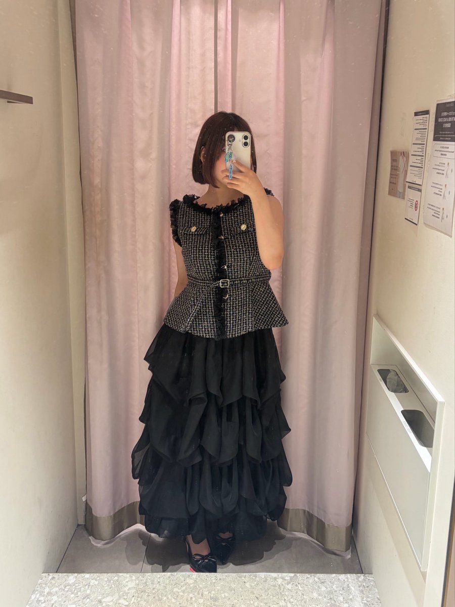 新作アイテム💖 #ニュアンスボタンペプラムジレ ペプラムシルエットが