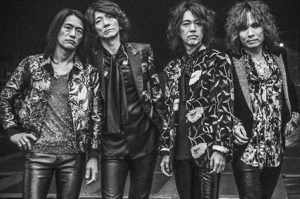 TYMSproject's tweet photo. MITCH IKEDA氏×THE YELLOW MONKEY
3回目のタッグとなる写真集の刊行が決定！
━━━━━━━━━━━━
THE YELLOW MONKEY
偉大なる復活
Photographs by MITCH IKEDA
━━━━━━━━━━━━
◆[通常版]10月30日(金)発売
◆[特装版]11月10日(火)以降発送での発売

本日より各ショップでの予約受付がスタート。
早期予約特典などもございますので、ぜひお早めにチェックしてください！

🔗詳細・ご予約はこちら
https://t.co/UwSfQQv0HN
