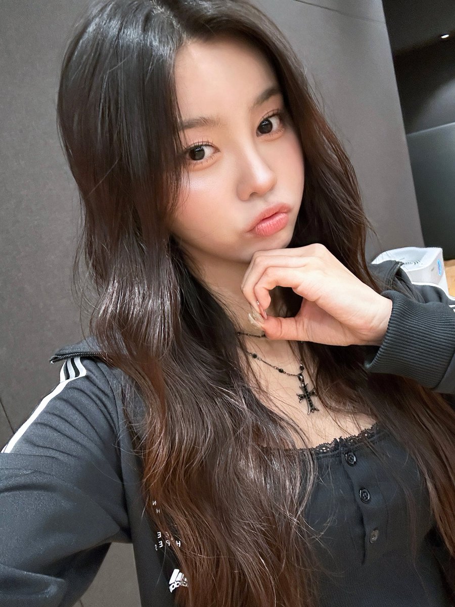 hiipebase's tweet photo. Plus Chat Update #YUJU #유주

‘ I was thinking about H//PY. When are we going to meet again? ’ https://t.co/jF6agyNgX5