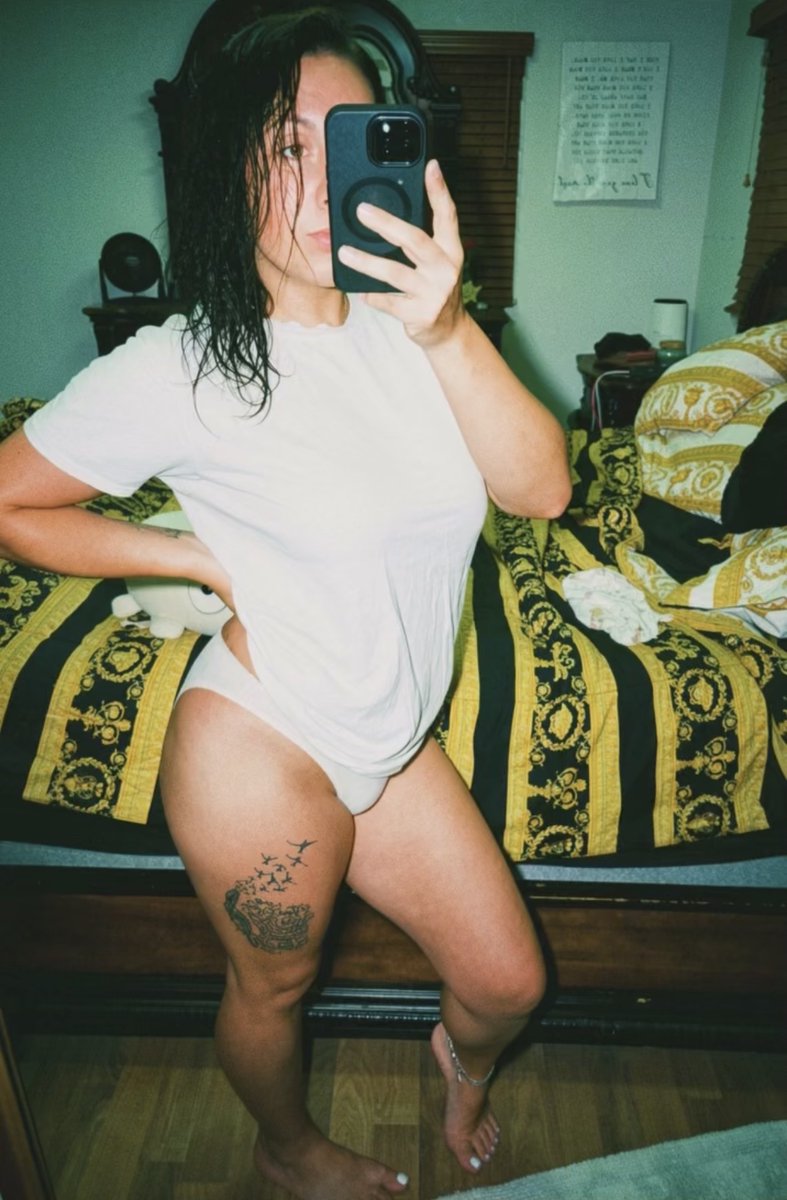 sashaanneee's tweet photo. 😈 https://t.co/y80tNKdf1x