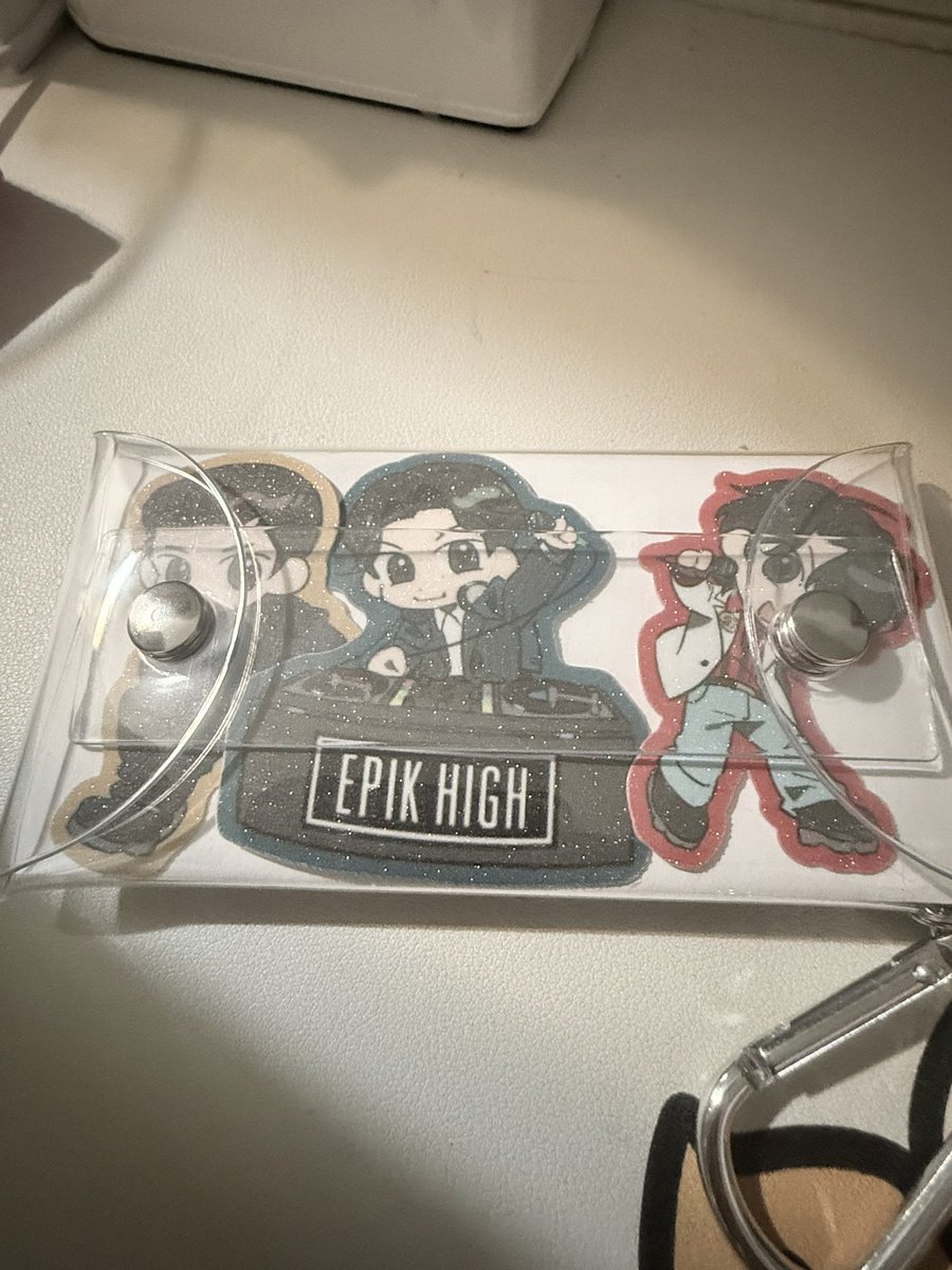 cocolo8231's tweet photo. @Fly1004_ @catjeongsigi Thx for your gift~ I really like it🥹 https://t.co/9VBpTUilhs