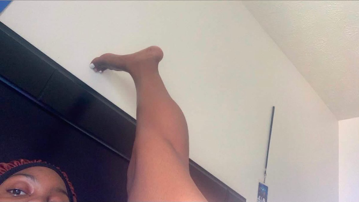 layxsnv's tweet photo. imagine hating me &amp; I just be chilling at home like this https://t.co/MMdnBfMBKS