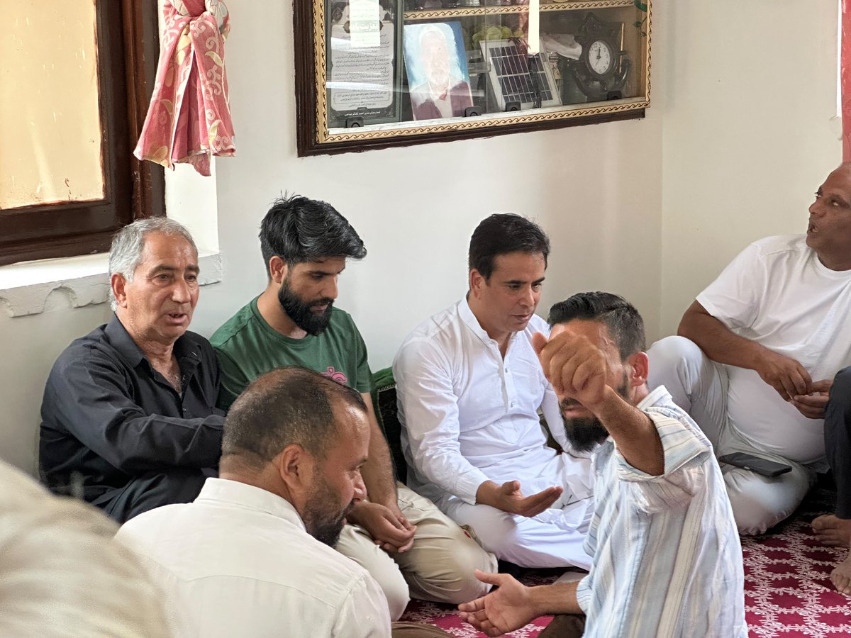 tanvirsadiq's tweet photo. Visited various areas of my constituency, #Zadibal, including Sikh Bagh, Lal Bazar, Akhoon Mohalla, and Rainawari, to meet residents and review local issues.
I also visited Akhoon Mohalla to offer my condolences to the bereaved family of young Basit Ali Akhoon, a resident of Akhoon Mohalla, Mir Bahri. Basit, a Class 11 student, tragically lost his life due to drowning.
May Almighty Allah grant him the highest place in Jannat-ul-Firdous and give strength and patience to his family to bear this irreparable loss. Ameen.