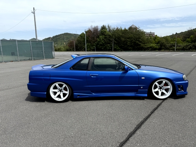 HighWorks_taka's tweet photo. #R34スカイライン 2ドア/GT-R用のルーフスポイラーです。
https://t.co/v0k96uUjKz

ダックテールトランクと同時に開発しました。

跳ね上げスタイルでリアビュー激変です!

#HighWorks #ハイワークス
#日本製エアロ https://t.co/x72Ronj6zn