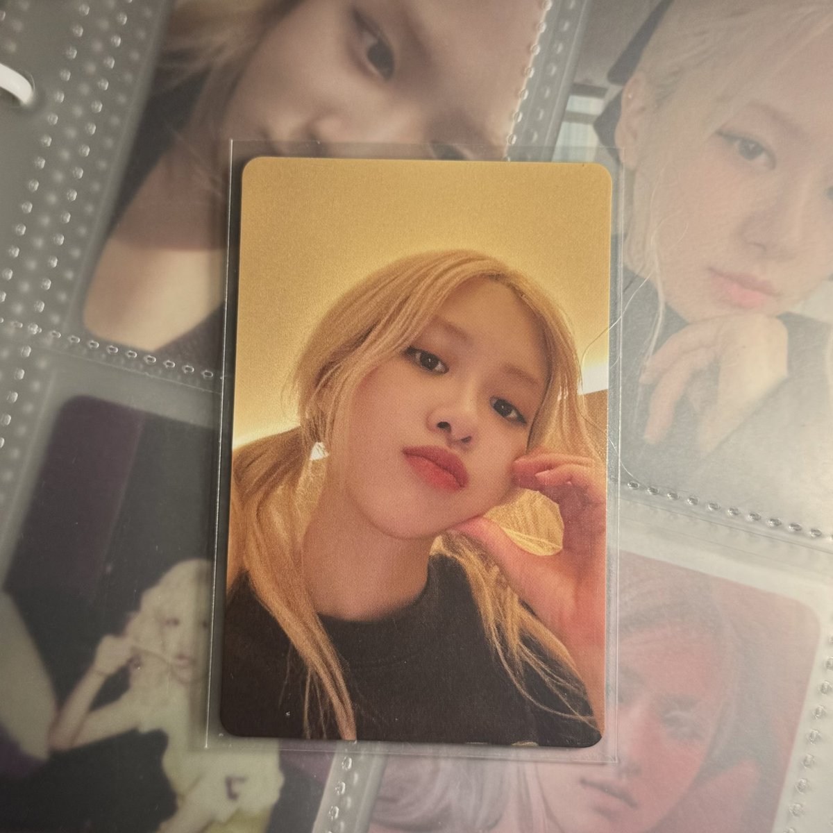 hikachives_'s tweet photo. 𓂃 ✧ ⌜wts lfb ⌟ 

✎ . . . rosé cgv poca .ᐟ  

 ⤿ ₱900 ( ₱850 if payo ) 
 ⪩ onhand, mint condi
 ⪩ payo prio / 2 weeks dop w nrdp
 
✮ . . .  rcbyt : https://t.co/lIjSBi0anO ᵎᵎ

⌗ blackpink rosé blackpink in cinemas cgv half heart pigtails https://t.co/IKkQa0U4Cj