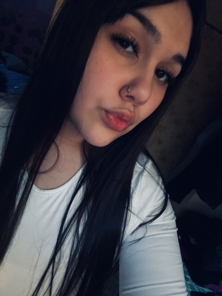 giuli200832__'s tweet photo. Buenass 😅 siganme en insta dafne._martinezz https://t.co/Pg6kTICM84