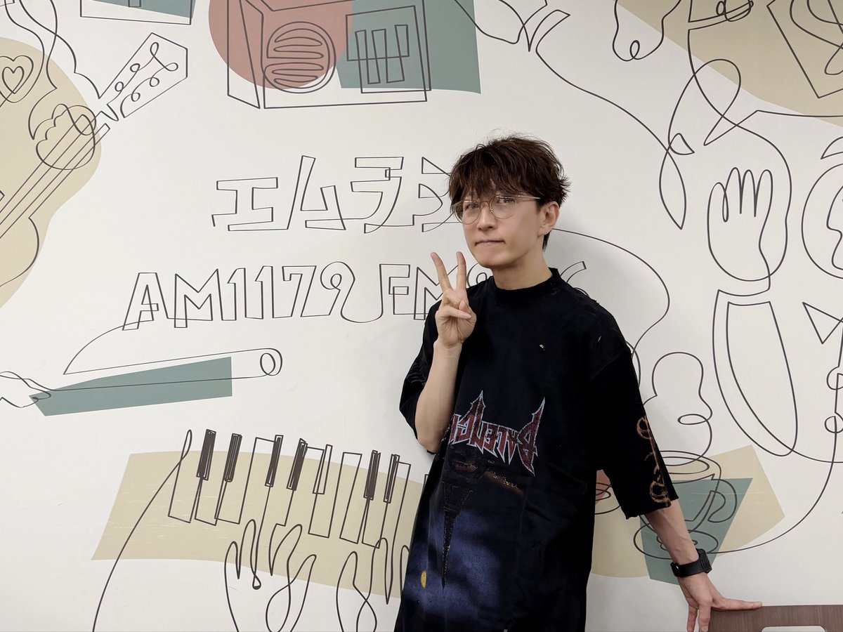 TETSUYA_STAFF's tweet photo. 生放送お邪魔しました🎶 https://t.co/RInu0mPlpL