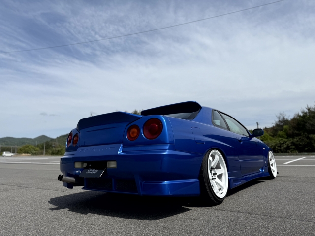 HighWorks_taka's tweet photo. #R34スカイライン 2ドア/GT-R用のルーフスポイラーです。
https://t.co/v0k96uUjKz

ダックテールトランクと同時に開発しました。

跳ね上げスタイルでリアビュー激変です!

#HighWorks #ハイワークス
#日本製エアロ https://t.co/x72Ronj6zn